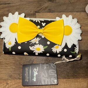 (Cross-listed) Loungefly Disney large wallet